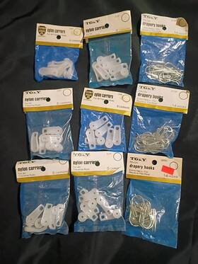 Tg&y 916p 9 Vtg Pkgs Of Tg&y Curtain Accessories - Nylon Carriers/pin-on Drapery Hooks Nib