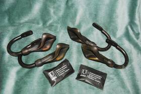 Umbra 238491-125 2 Pairs Calla Lilly Bronze Drapery Scarf Holder / Holdback Set - New