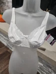 Playtex Secret Signature Fuller Underwire Amazing Lift Bra 4422 White 34 New. Price: $18.00.
