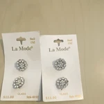 Mode Glass Silver Round Shank Buttons Pack Mpn 48102 48103 New. Price: $8.00.